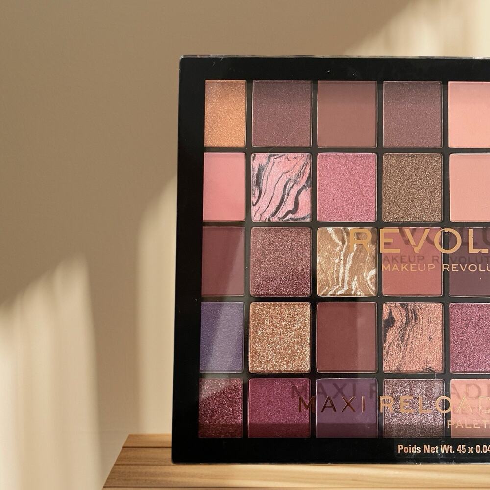Makeup Revolution Maxi Reloaded Palette 45 Eyeshadows INFINITE BRONZE Brand new - Picture 2 of 7
